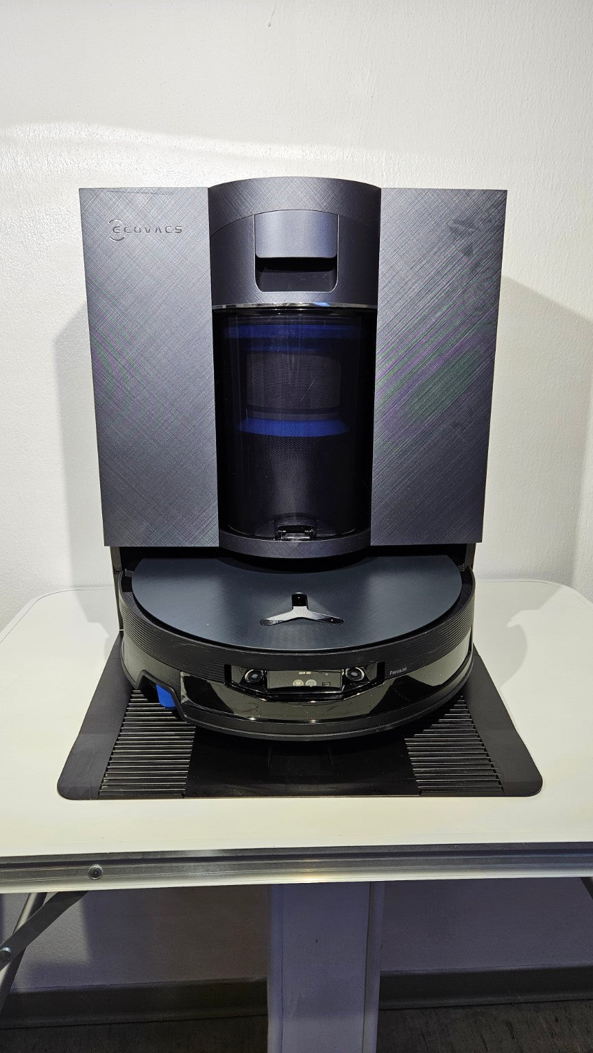 ECOVACS DEEBOT X12 OmniCyclone mit OMNI Station – Originalfoto Vorderansicht